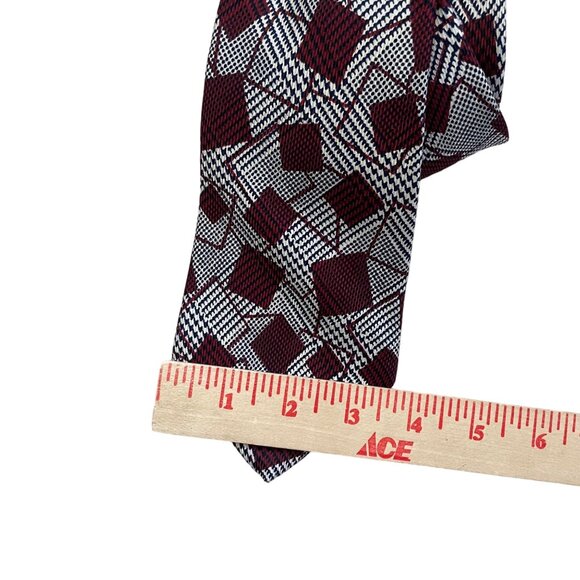 Guy Laroche Mens Silk Tie Red & White Geometric Pattern - Picture 3 of 4